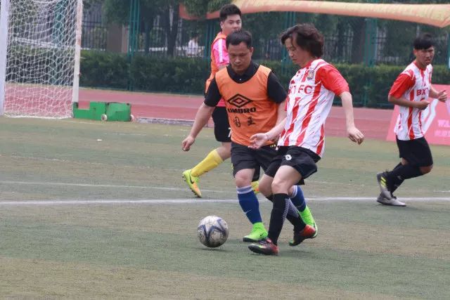 王哲林19+7+6上海胜江苏 浙江7人上双胜山西